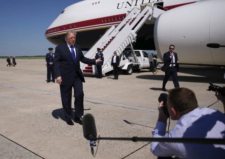 White House blocks CNN from traveling with Trump on Air Force One