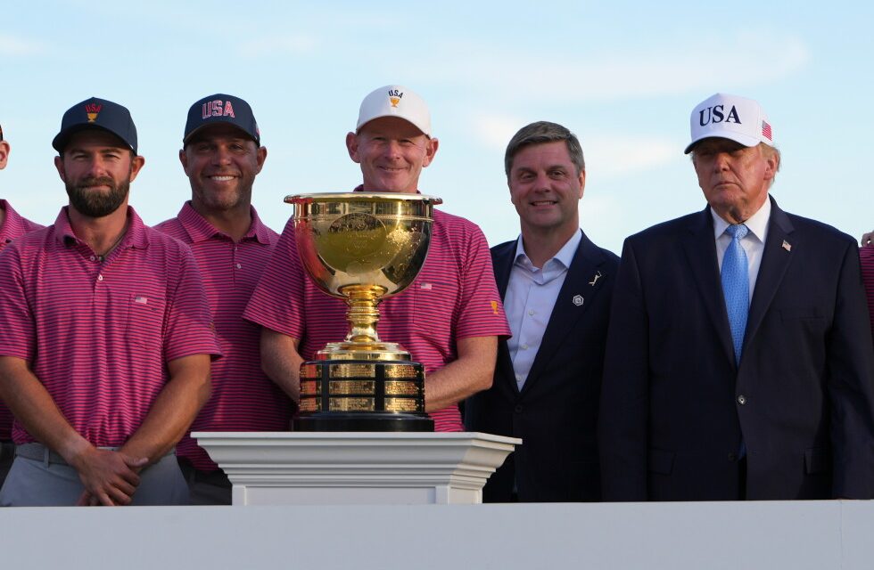 Americans rally in singles to win Presidents Cup for 11th straight time
