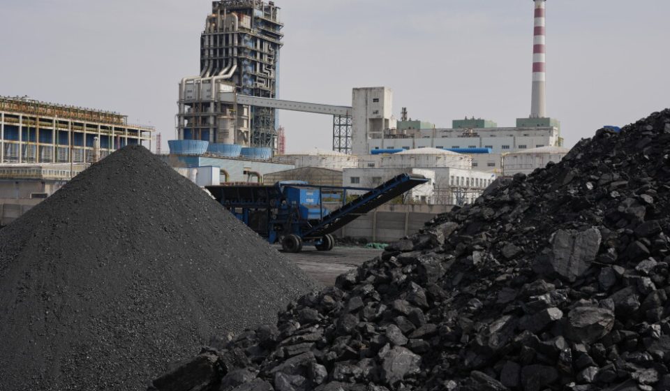 China keeps overseas coal promise, but demand persists