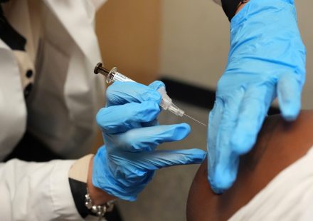 Medical experts debate single-dose HPV vaccine for preteens