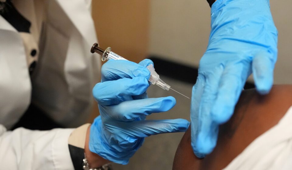 Medical experts debate single-dose HPV vaccine for preteens