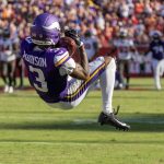 Vikings beat Bucs 23-16, Baker Mayfield injured late in game