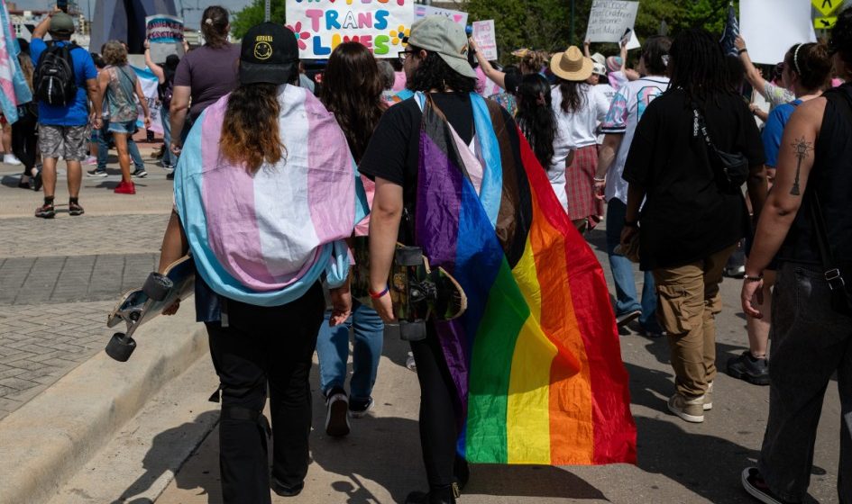 Judge orders group behind trans couriers to sit down to testify Judge orders group behind trans couriers to sit down to testify