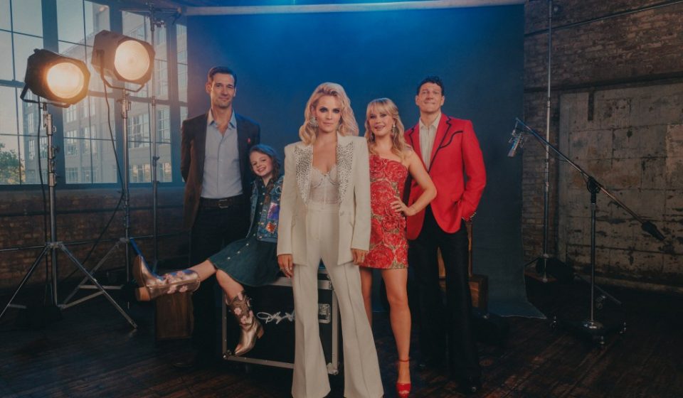 Dolly Parton Broadway Musical Sets Its Main Cast Dolly Parton Broadway Musical Sets Its Main Cast