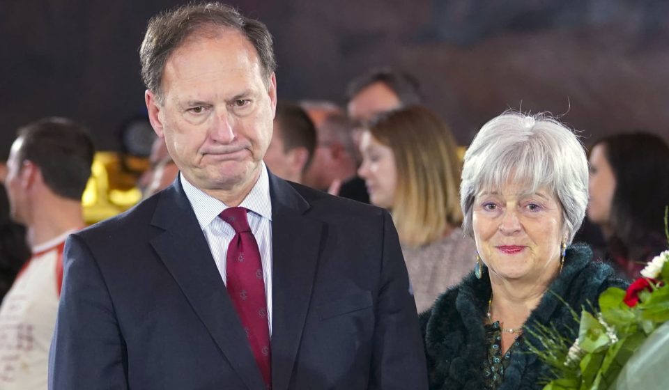 Supreme Court Justice Alito 'considering' retirement