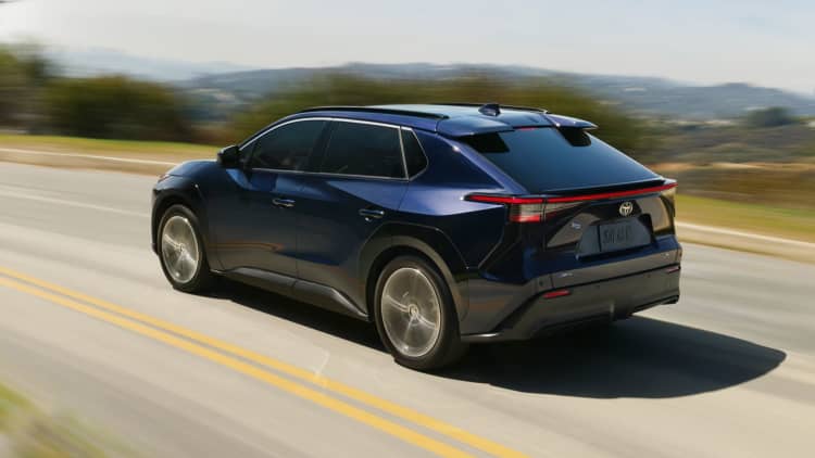 GM announces the arrival of hybrid vehicles: “We are not deaf”