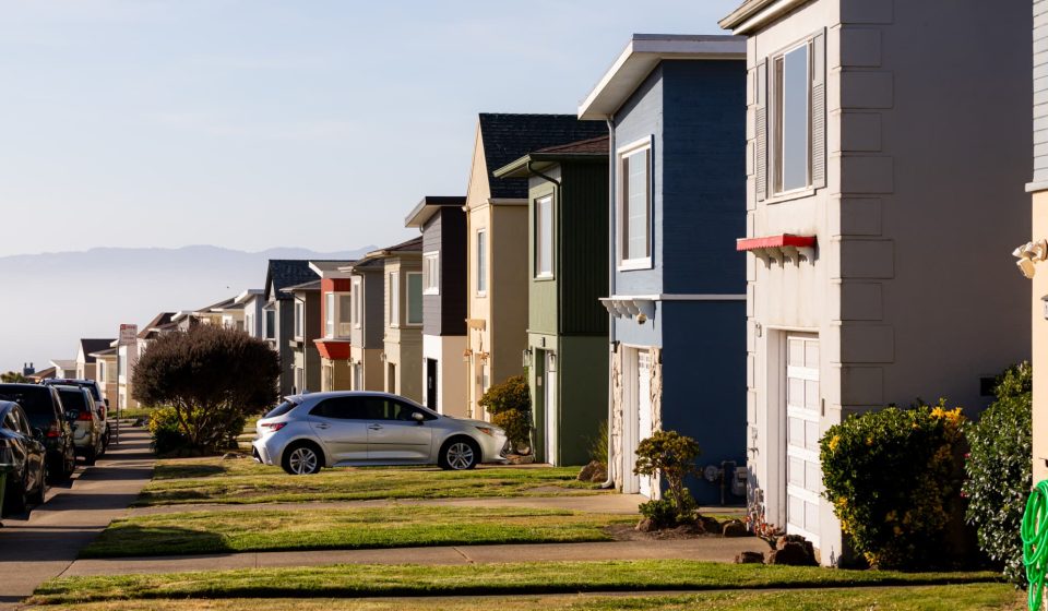 Mortgage rates fall for first time in 2 months, but demand falls