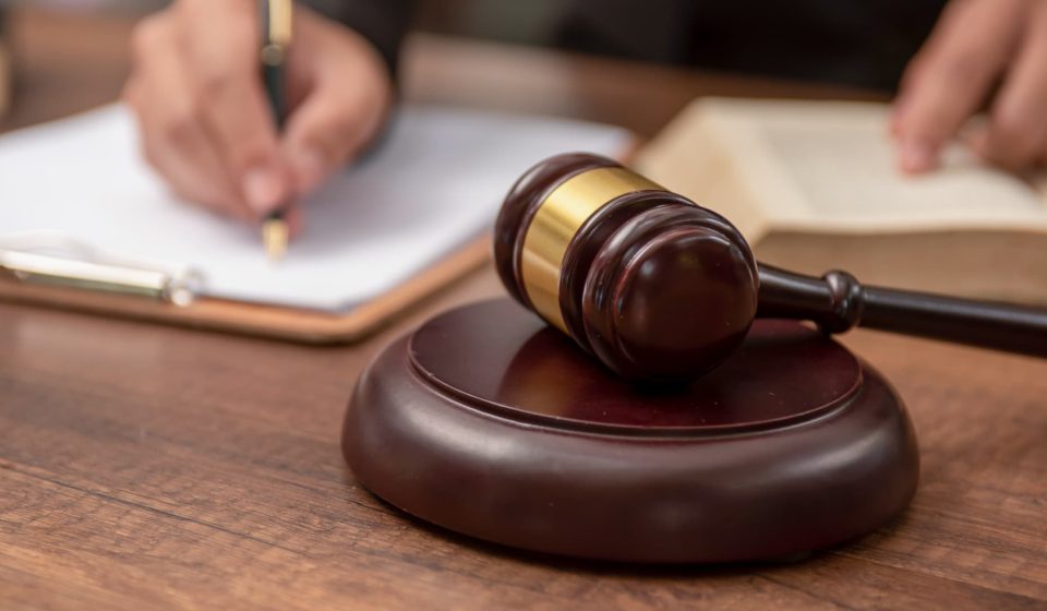 How AI is changing lawyers, billable hours and legal careers