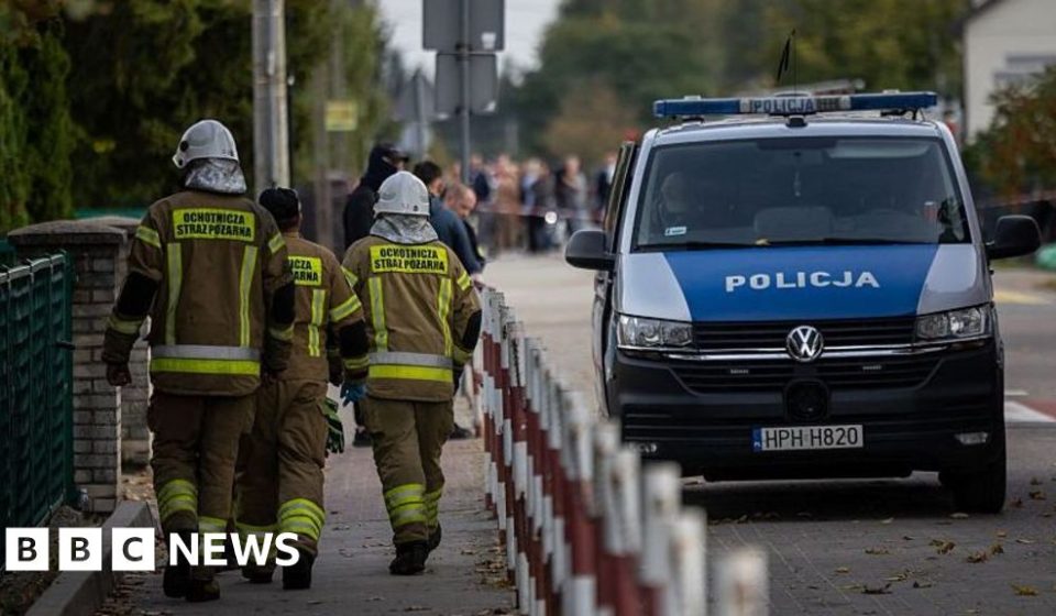 Polish stabbing attacks motivated by glorification of online violence, says Tusk – BBC News Africa Polish stabbing attacks motivated by glorification of online violence, says Tusk - BBC News Africa