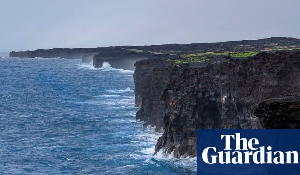 Hawaii’s centuries-old sea ark collapses into the Pacific after a series of violent storms | Hawaii Hawaii's centuries-old sea ark collapses into the Pacific after a series of violent storms | Hawaii