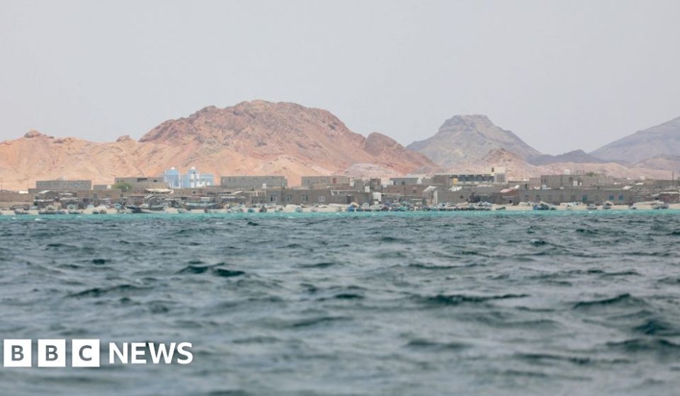 Capsized boat in Djibouti: children among 109 dead and 116 still missing, UN says - BBC News Africa