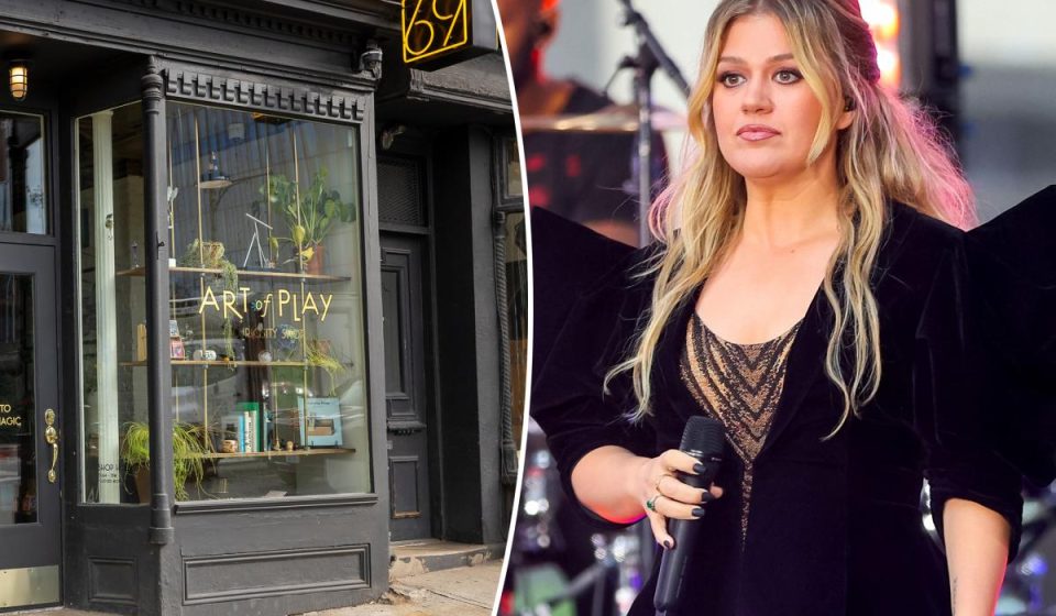 The Truth Behind Kelly Clarkson's 'Livid' Public Feud With Brooklyn Store: 'Not Who She Is'