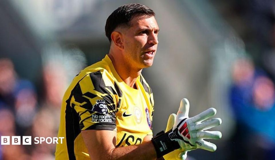 Emi Martinez injury spoils Chelsea's first clean sheet in nine months