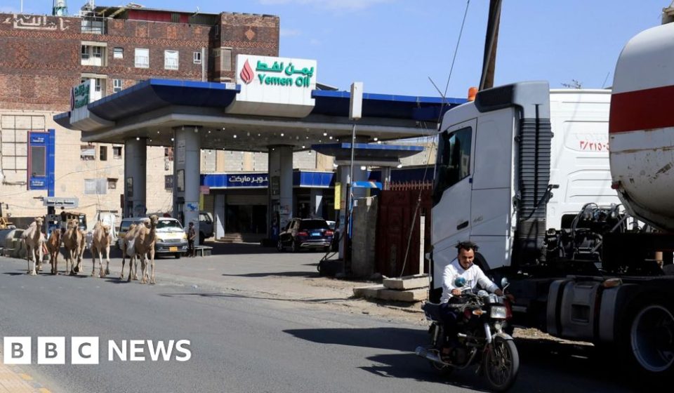 Missiles intercepted near Riyadh after Saudi coalition strikes Yemen fuel depot - BBC