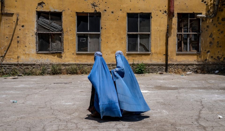 Taliban arrest women for dress code violations