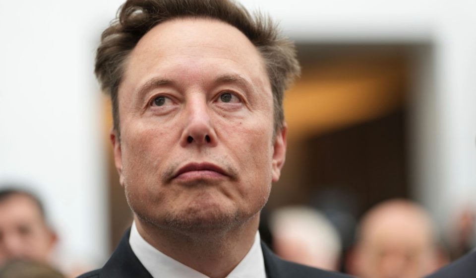 Elon Musk calls on 3 provinces to leave Canada