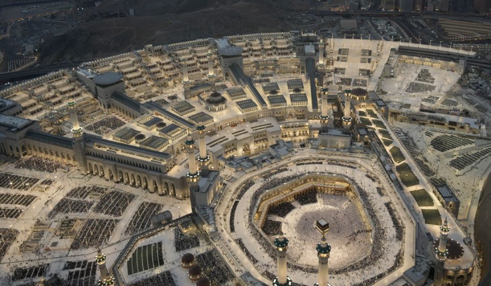 Man and woman executed for ‘indecent acts’ in Mecca mosque Man and woman executed for 'indecent acts' in Mecca mosque
