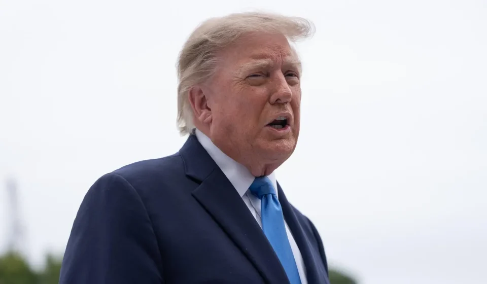Trump launches 23 social messages about the truth in 1 hour during a wild Sunday trip