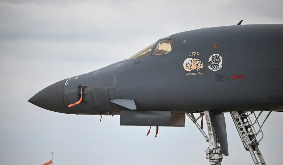 US B-1 bombers evacuated from UK base due to threat of Iranian drone attack