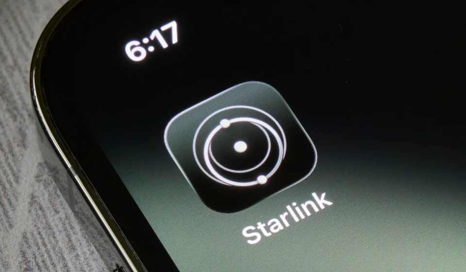 SpaceX Announces Major 'Starlink Mobile' Deal: AT&T, Verizon and T-Mobile Stocks Fall