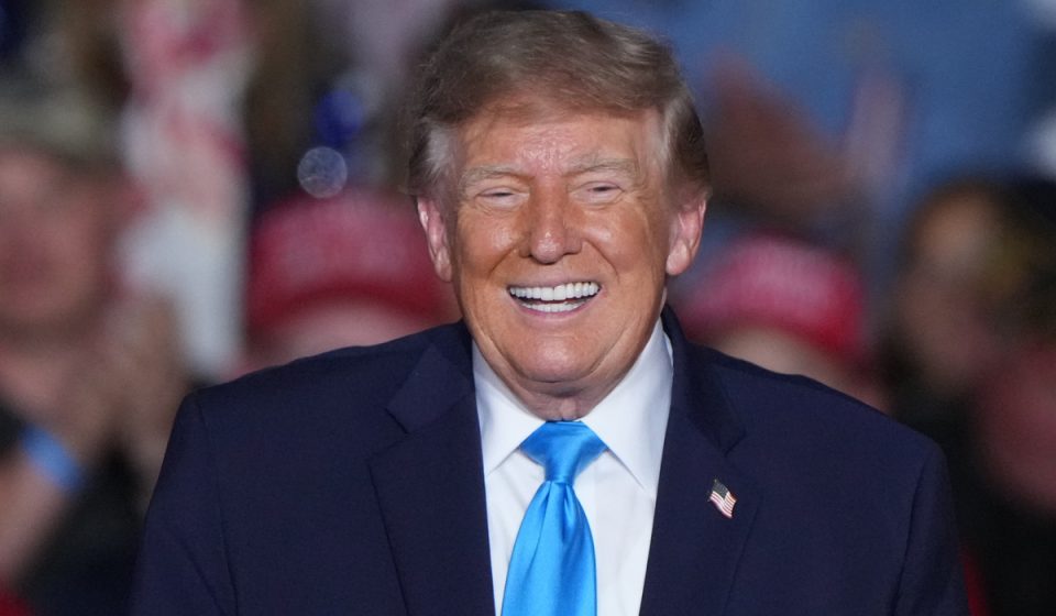 Trump supports New York ally in tough race