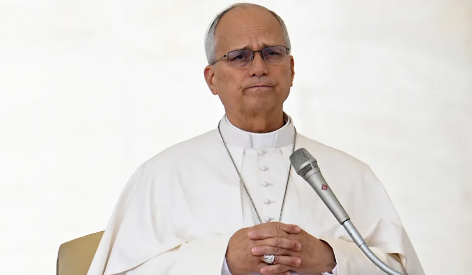 Pope Leo suffers from lung cancer and undergoes successful surgery