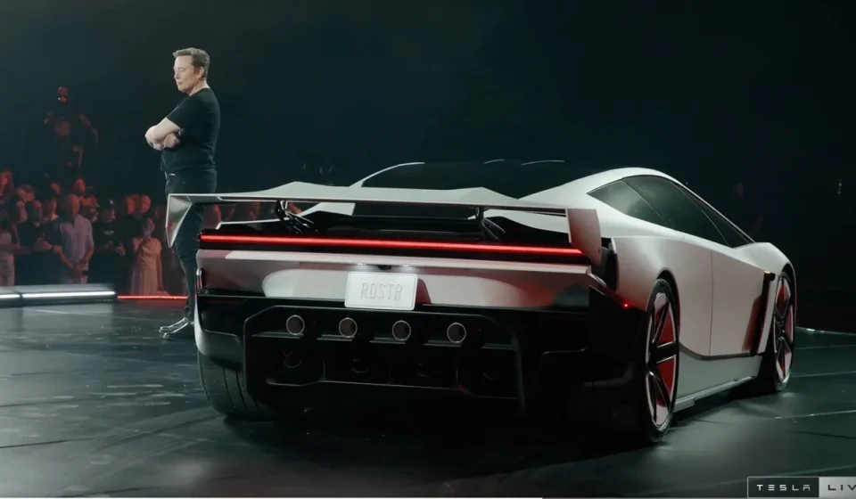 Elon Musk’s Flying Tesla Is Gloriously Absurd Elon Musk's Flying Tesla Is Gloriously Absurd