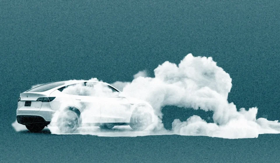 With the flying Roadster, Tesla bids farewell to the automotive sector