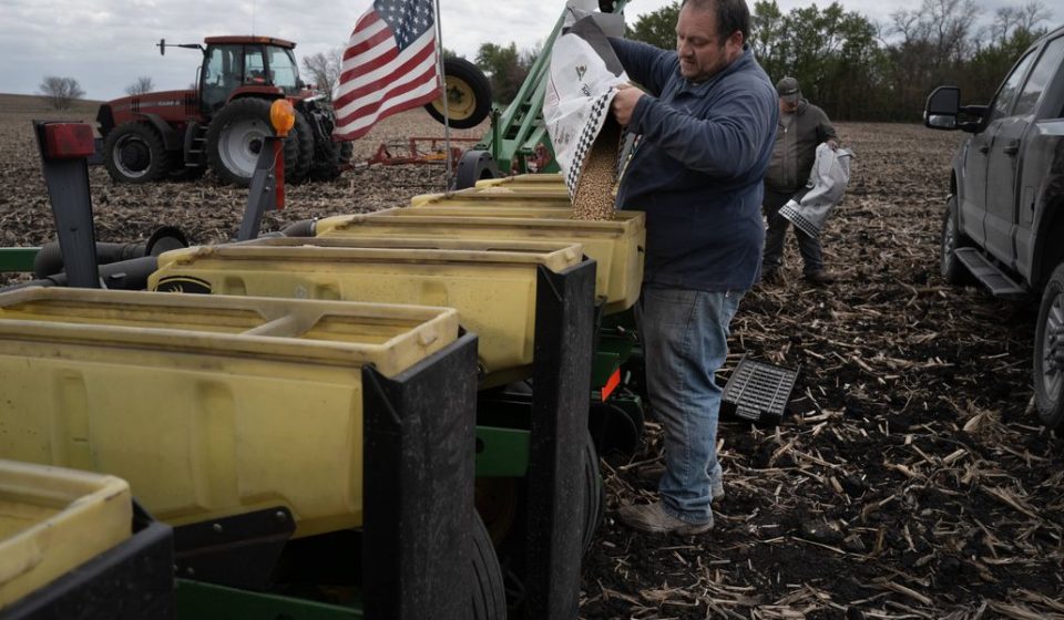 GOP operatives 'baffled' as rural voters blame billionaires for economic woes: report