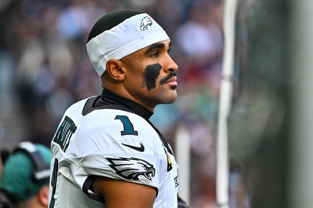 What to know about Jalen Hurts' condition after blood clots found in Eagles star's lungs and leg