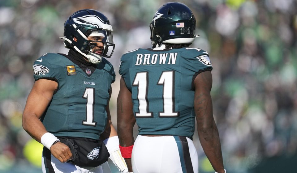 AJ Brown sends prayers and support to Jalen Hurts
