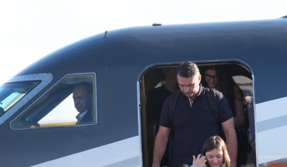 Flávio Bolsonaro lands in South Florida after Brazilian election defeat