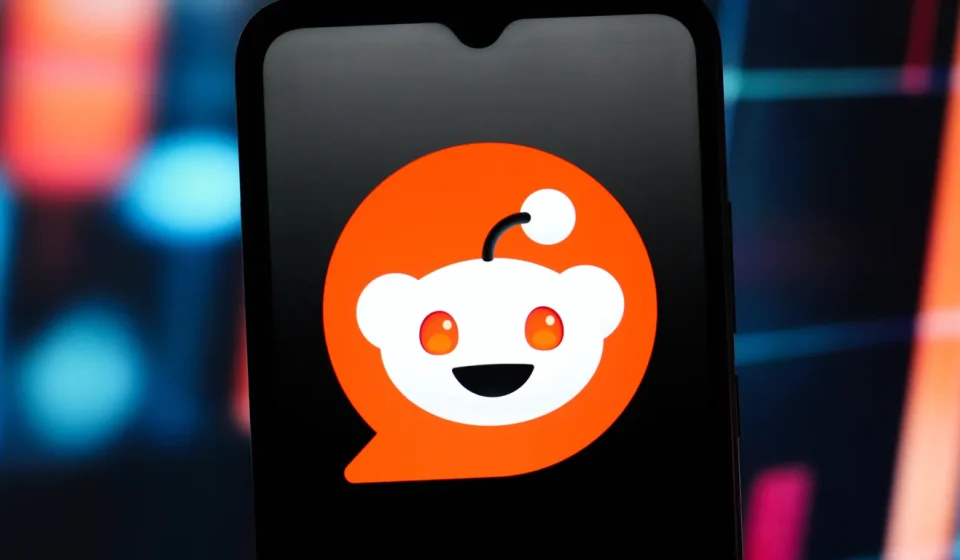 Reddit Shifts to Connected Experience as AI Eats Search Reddit Shifts to Connected Experience as AI Eats Search