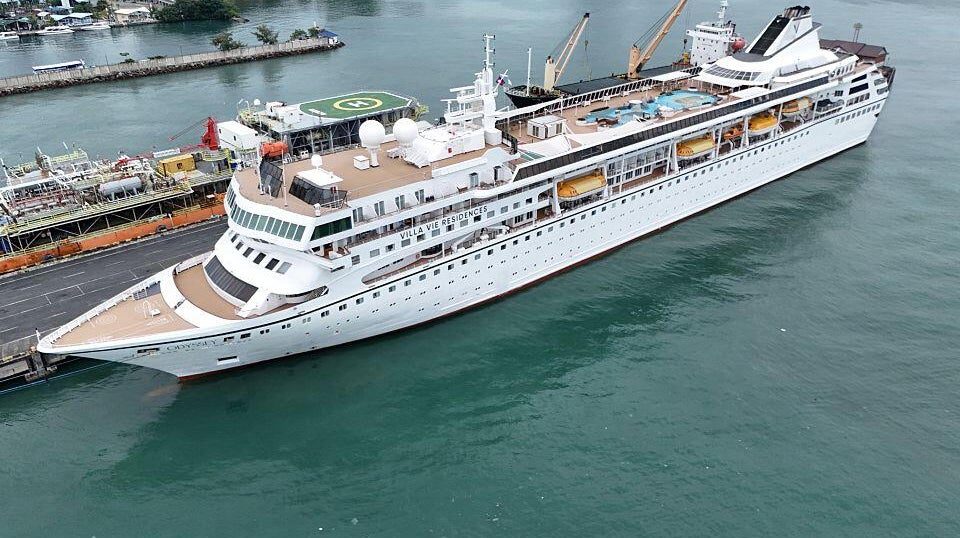Internal documents reveal cash rush before 'forever cruise' around world is blocked
