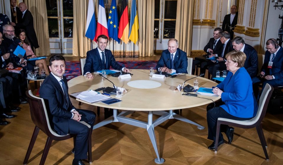 Putin open to telephone conversation with Zelensky, Ukraine suspects Kremlin trap