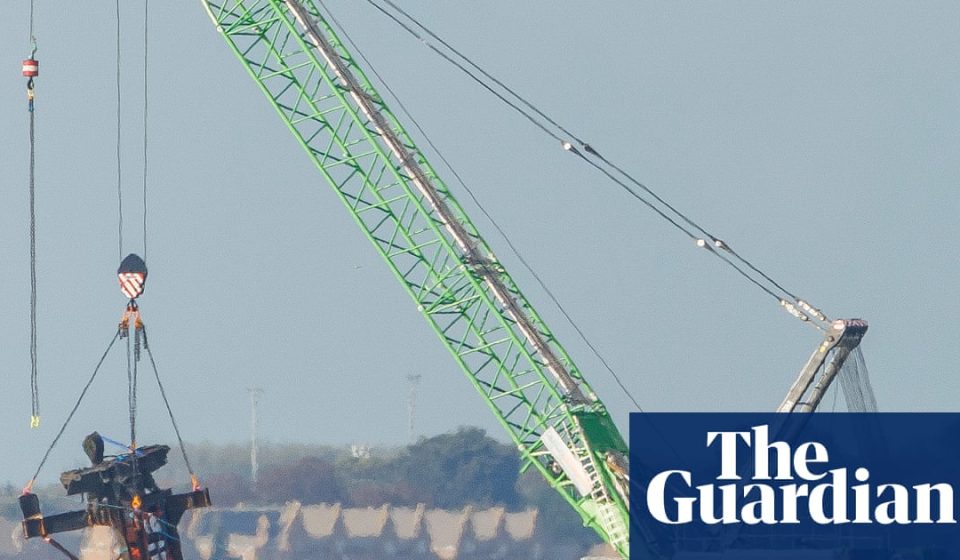 Masts removed from bomb-laden WWII ship in Thames to avoid explosion | The Thames