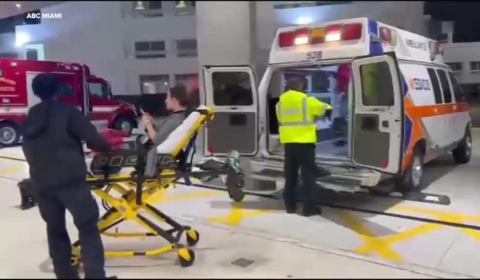 8 injured after turbulence on Avianca flight to JFK