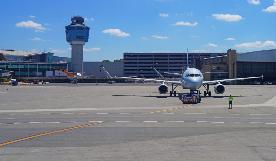 LGA close call under FAA investigation between Delta flight and business jet at LaGuardia