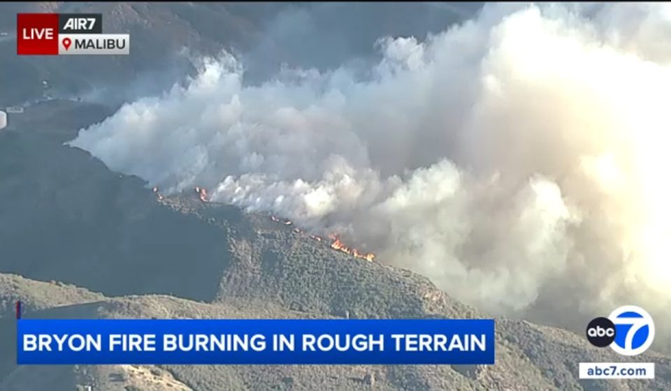 Bushfires break out amid red flag warnings and strong winds in Los Angeles area