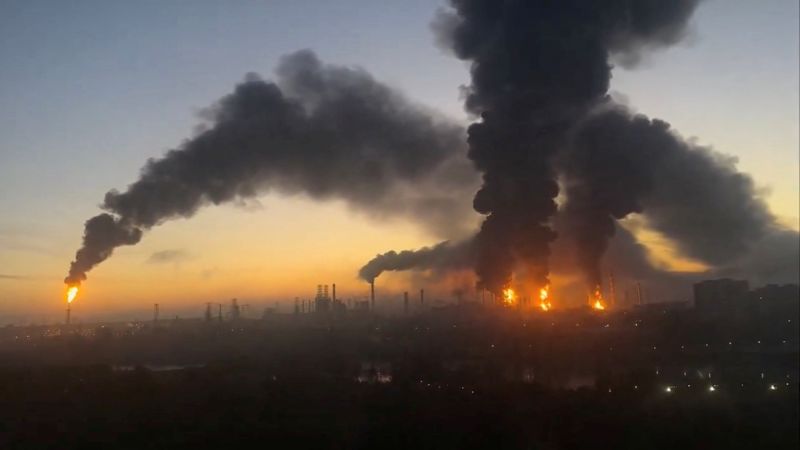 US threatens to suspend information sharing, weapons purchases if Ukraine continues Russian energy strikes, sources say