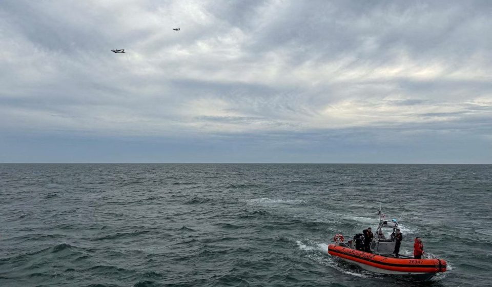 US Coast Guard suspends search for six people aboard crashed medical plane | News