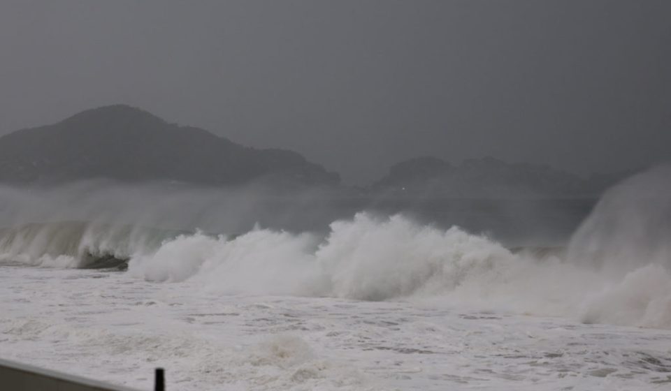 Hurricane Simon hits Mexico's Pacific coast with devastating winds and rain