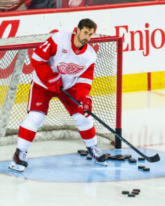 Red Wings suspend Dylan Larkin – Pro Hockey Rumors