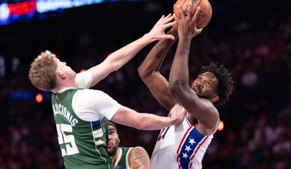 Joel Embiid's triple-double leads Sixers to defeat Bucks and get off to a 3-0 start