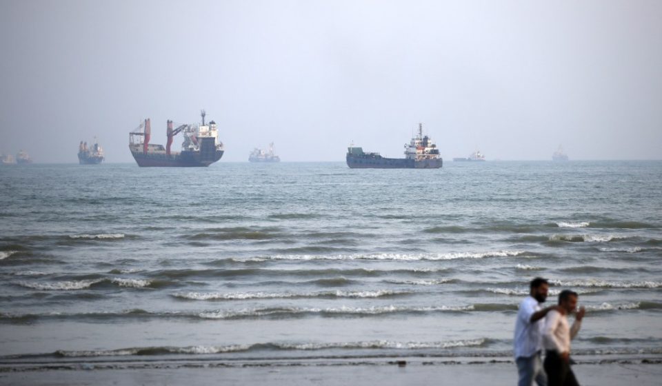 Sailors reportedly offered $25,000 per trip to extract oil from the Persian Gulf amid strikes and drone attacks.