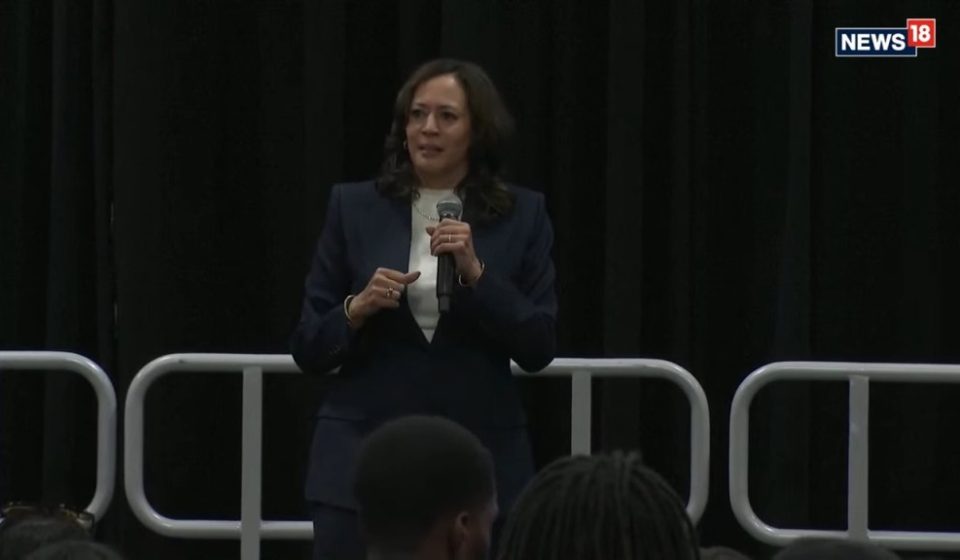 Kamala Harris receives crickets from Mississippi rally crowd after butchering motivational quote Kamala Harris receives crickets from Mississippi rally crowd after butchering motivational quote