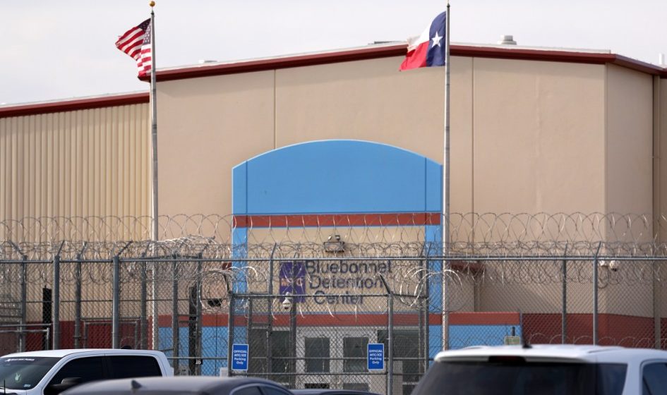 Immigrants detained by ICE not allowed to set bond, court rules Immigrants detained by ICE not allowed to set bond, court rules