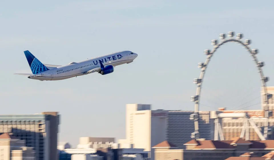 Las Vegas police say man accused of making terroristic threats on plane