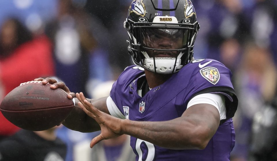 Ravens quarterback Lamar Jackson leaves game against Titans with ankle injury