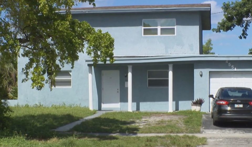 Officer who found man dead in Florida home reportedly moved in, renovated and assumed his identity for years Officer who found man dead in Florida home reportedly moved in, renovated and assumed his identity for years